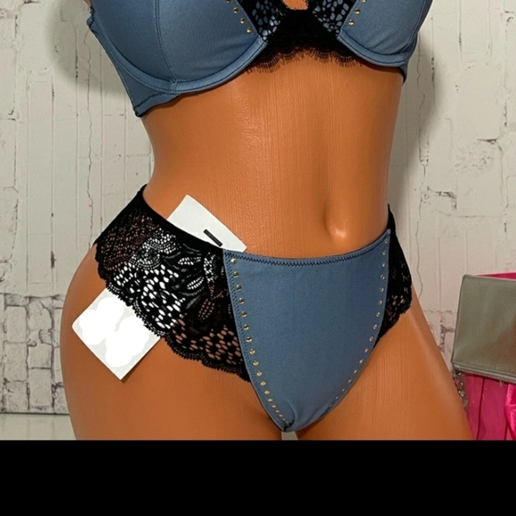 👖Victoria's Secret Very Sexy Cheeky Studded Denim Medium NWOT👖 - Picture 1 of 6